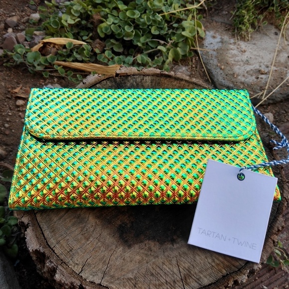 Gorgeous Tartan & Twine Mermaid Brush Organizer - Picture 1 of 7